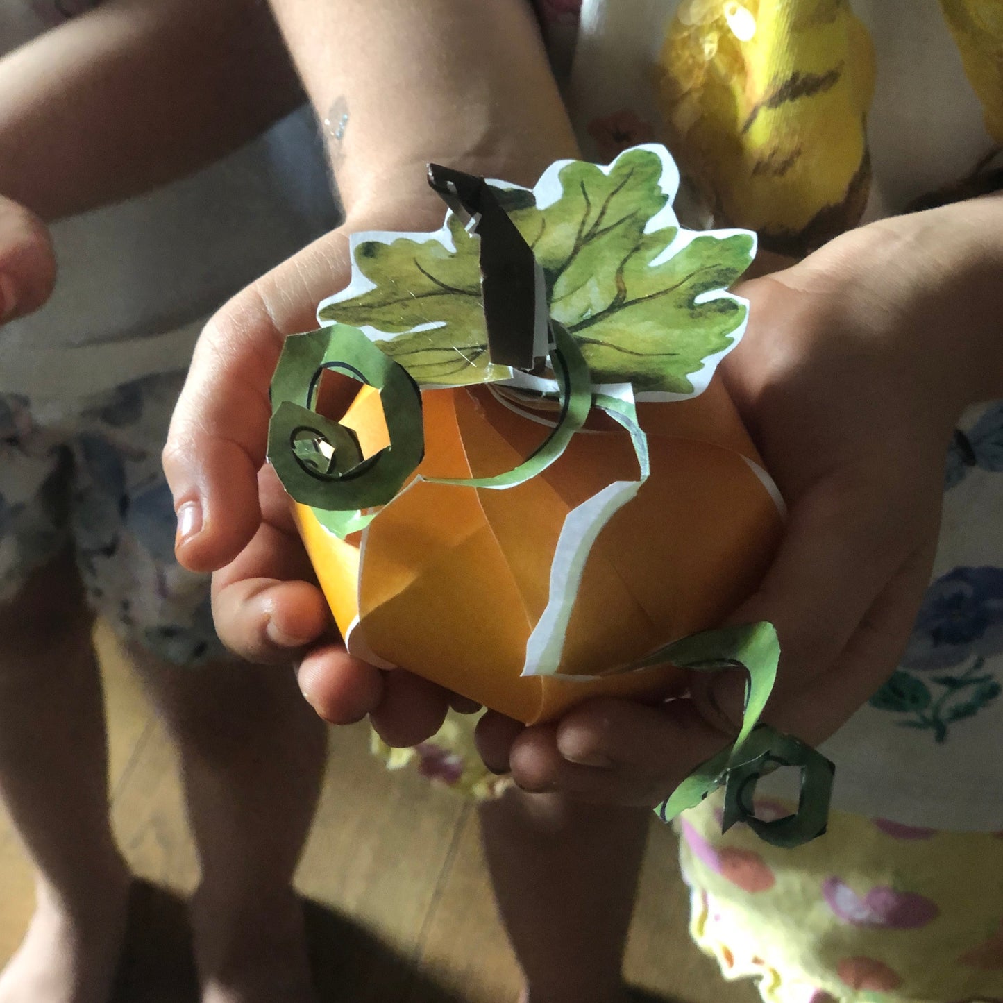 Herbst Bastelkiste für 2 Kinder | Die kleine Fetenkiste | Herbst Bastelbox mit Thema Kürbis basteln Montessori Stil